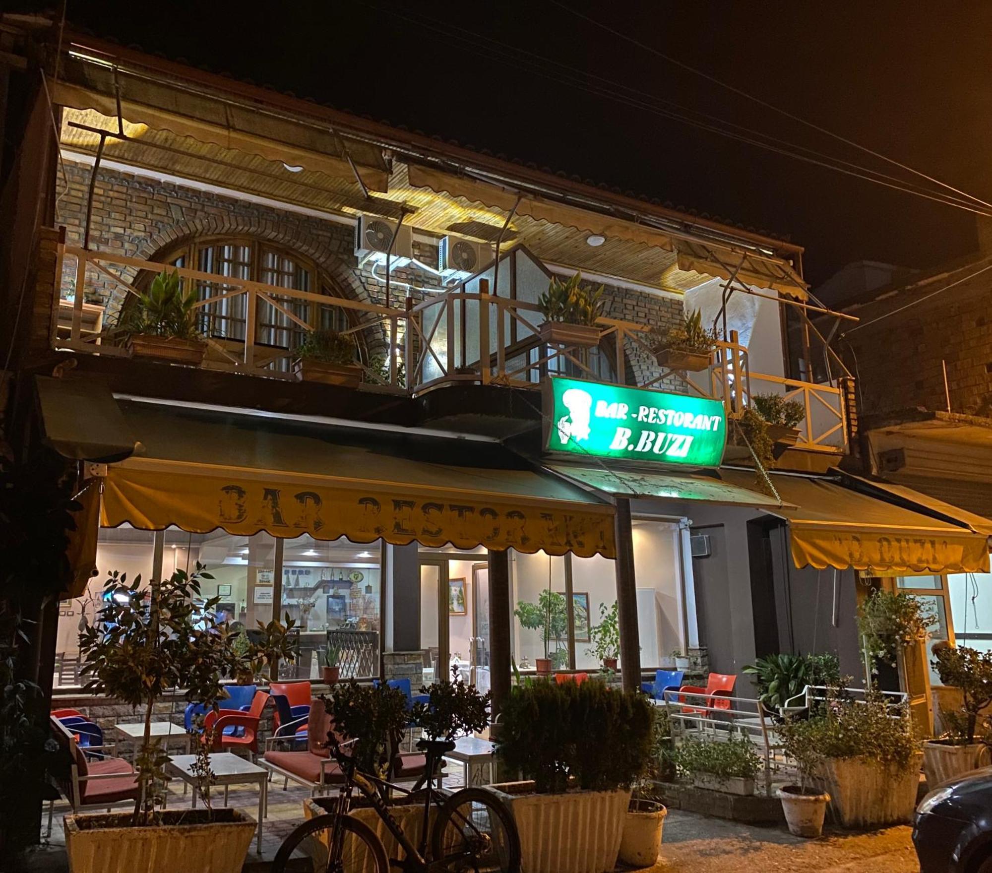 Hotel Boutique Buzi ベラト エクステリア 写真