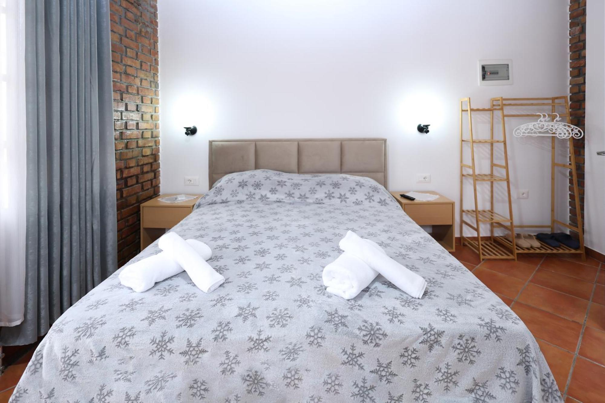 Hotel Boutique Buzi ベラト エクステリア 写真